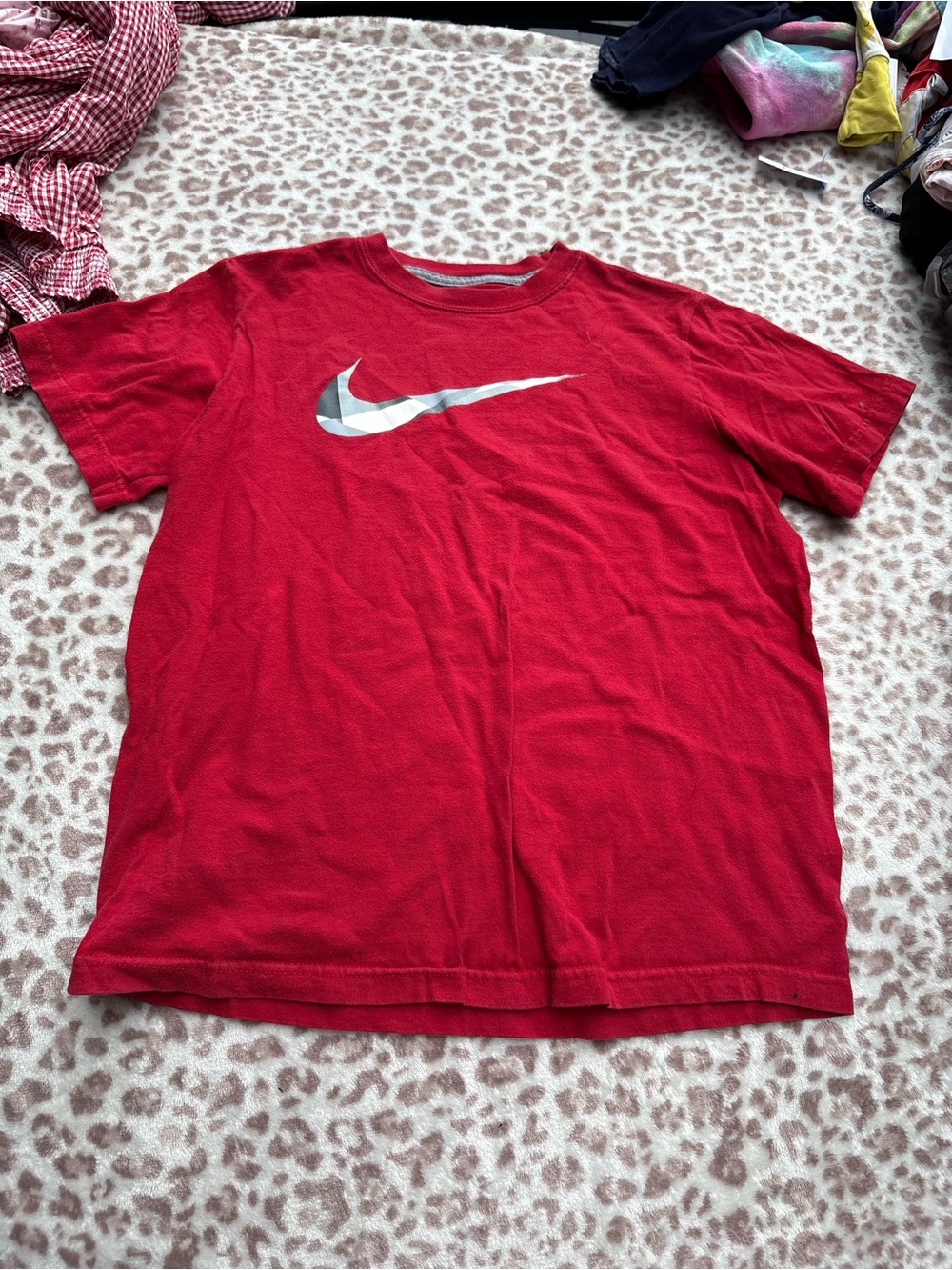 Nike Kids Red Short Sleeve T-Shirt Size Medium